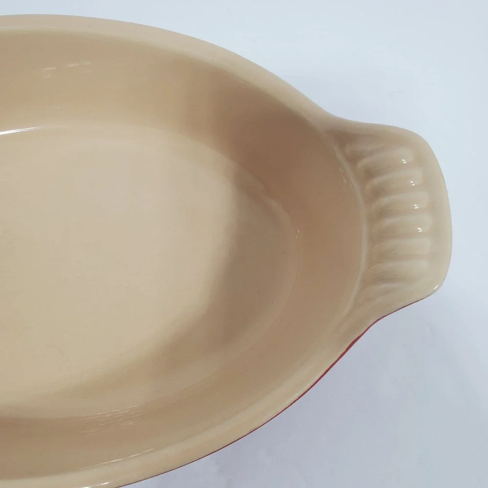 Le Creuset Oval Au Gratin Dish 10in Red Cream Stoneware Baker 10
